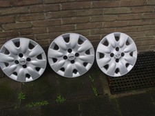 3xNISSAN-ORIGINAL-RADKAPPEN 15 ZOLL