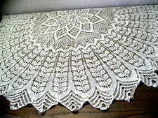 runde alte Spitzentischdecke Handarbeit getrickt Ø 127cm Strick-Tischdecke antik