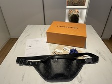 Louis Vuitton Discovery Bumbag