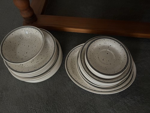 Porzellan geschirr gesprenkelt - porzellan,