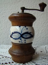 353❚ antike Zwiebelmuster Porzellan Gewürzmühle von ca. 1920
