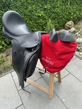 Albion Dressursattel, Größe 17 , mittlere Kammer, Dressage