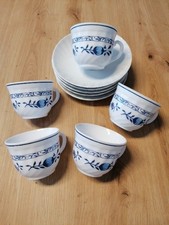 5 Tassen mit Untertassen