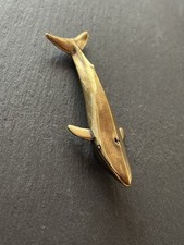 Blauwal Figur aus Messing |