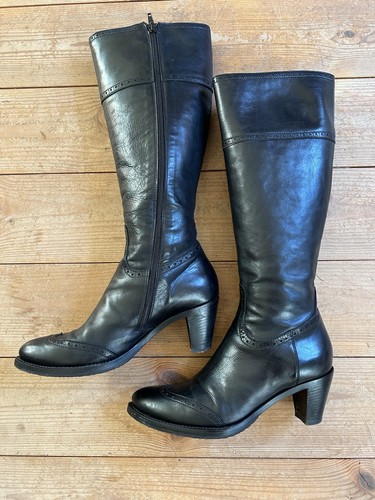Schwarze lederstiefel - schwarze,