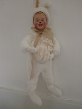 Hasenjunge mit Porzellankopf