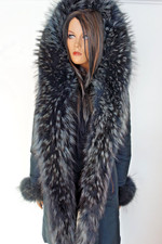 Stylischer Pelzmantel Parka