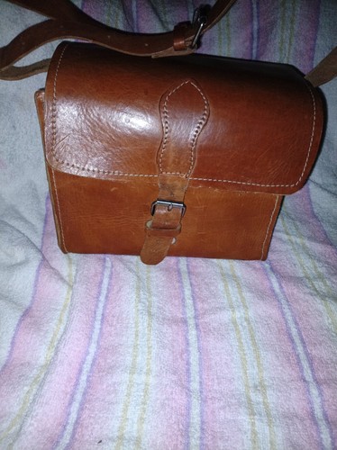 ältere ledertasche mit - Ältere,