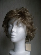 Perücke Damen gewellt