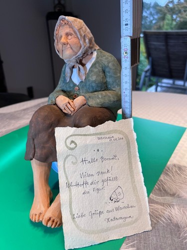 Künstler tonfigur alte frau - tonfigur,