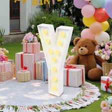 Leuchtbuchstabe licht auf - licht,