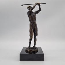 Bronzierte Golfspieler