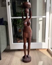 Große Handgescheschnitzte