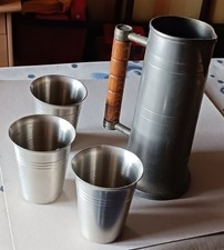 4 - tlg Becher-Set aus Zinn, 3 Becher (92%) und 1 Krug mit Holzgriff