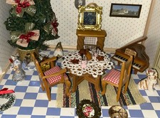 Puppenhaus Puppenstube Wohnzimmer Klavier Weihnachtsbaum Kamin Spiegel Teppich