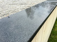 Mauerabdeckung Abdeckplatte Pfeilerabdeckung Granit Naturstein dunkel Stein hart