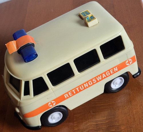 Krankenwagenmodell dickie - dickie, vw