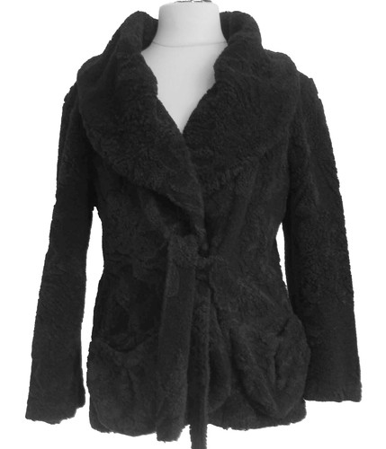 Kuschlige schwarze