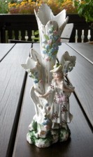 Alte Porzellan Figur mit Vase