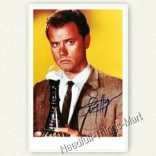 Larry Hagman alias Major Nelson aus Bezaubernde Jeannie - Autogrammfotokarte 