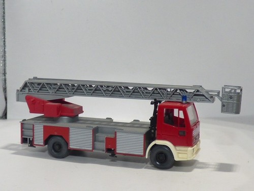 Wiking feuerwehr iveco - wiking,