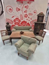 Antike Puppenstubenmöbel