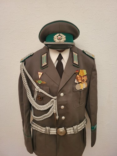 Ddr uniform der - ddr,