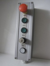 Gehäuse Bedienpult Panel 5 Elemente SIEMENS Not-Aus Leuchtdruck Schlüssel Taster