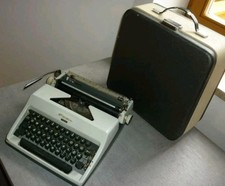 Schreibmaschine Olympia Monica