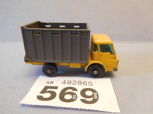 Vintage matchbox cattle - matchbox,