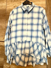 Tolle Bluse hellblau Karos