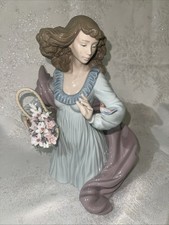 LLADRO NATURE'S BEAUTY WOMAN