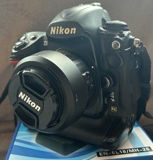 Nikon D3 DSLR + Nikon DX AF-S