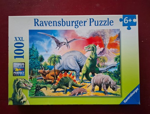 Puzzle unter dinosauriern - unter,