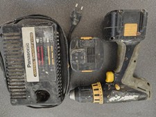 1 PANASONIC 12V PROFI-Akkuschrauber, Ladegerät und zwei Akkus