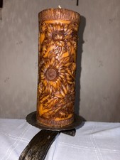 Honigfarbene Reliefkerze