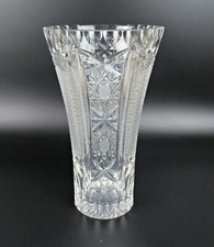 Aufwändig gschliffene Glas