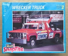 Revell 6393 SnapTite Wrecker