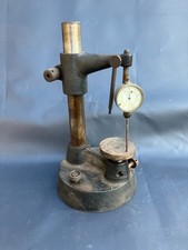 kleiner antiker Messtisch