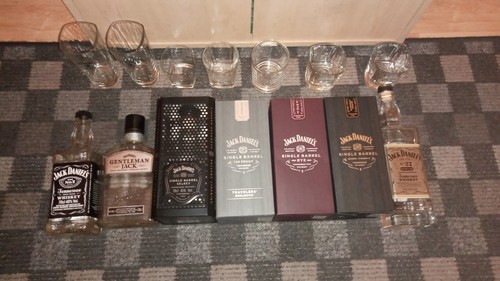 Leere jack daniel flaschen - daniel's,