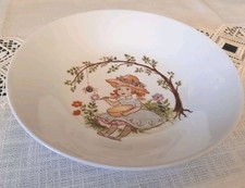 DDR Kahla Kinderteller - Mädchen beim essen unter einem Baum, Blumen 18,7 x 3,8