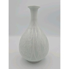 Chinese Porcelain Vases Pair