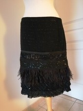 Tuleh Rock schwarz mit Glitzerdetail und Straußenfeder und Spitze