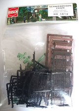 Busch 6016, H0, Schmiedeeiserner Zaun mit Pfosten und Tor