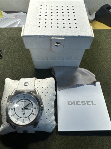 Diesel 1577 white dial - diesel,