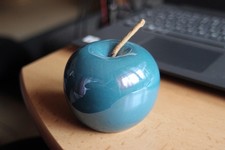 Keramik Apfel Durchmesser 9 cm – blau – 536