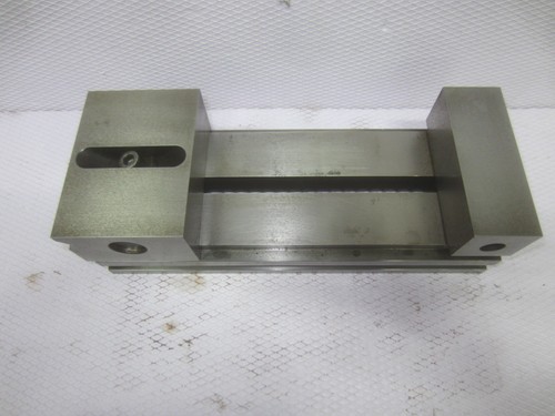 Awm 1250 niederzugschraubstock - awm,