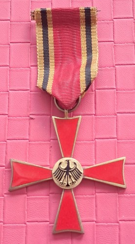 Bundesverdienst kreuz - bundesverdienst,
