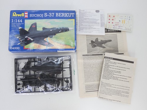 Revell suchoj berkut - revell, s-37
