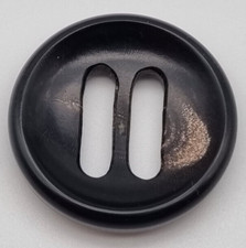 Schwarzer Büffelhorn 30 mm Langloch Lederhosenknopf / Horn Button Bouton D23